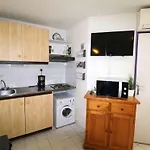 Apartment Superbe 2p Climatise Avec Loggia Et Grande Terrasse, Piscines, Proche Au Grau-du-roi - Fr-1-307-105