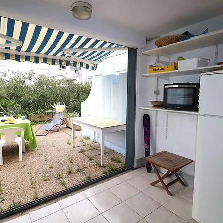Superbe 2p Climatise Avec Loggia Et Grande Terrasse, Piscines, Proche Au Grau-du-roi - Fr-1-307-105 Apartment Le Grau-du-Roi