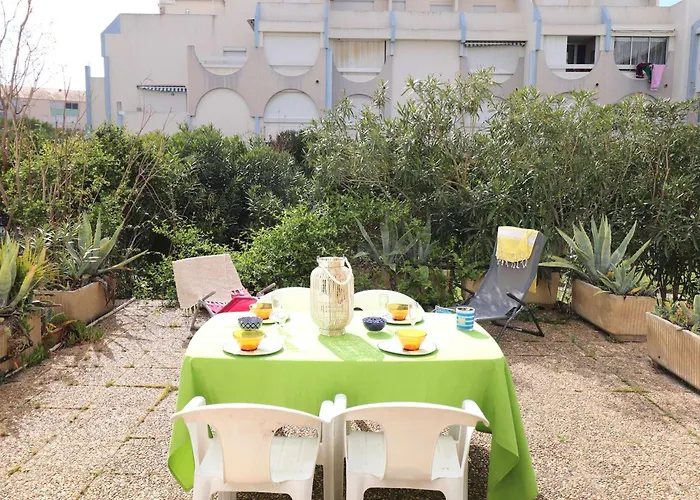 Superbe 2p Climatise Avec Loggia Et Grande Terrasse, Piscines, Proche Au Grau-du-roi - Fr-1-307-105 *